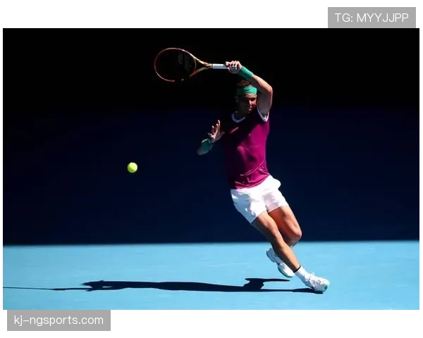 纳达尔夺冠后直接甩掉名牌墨镜，谁还敢说网球选手不过是“光鲜亮丽”？