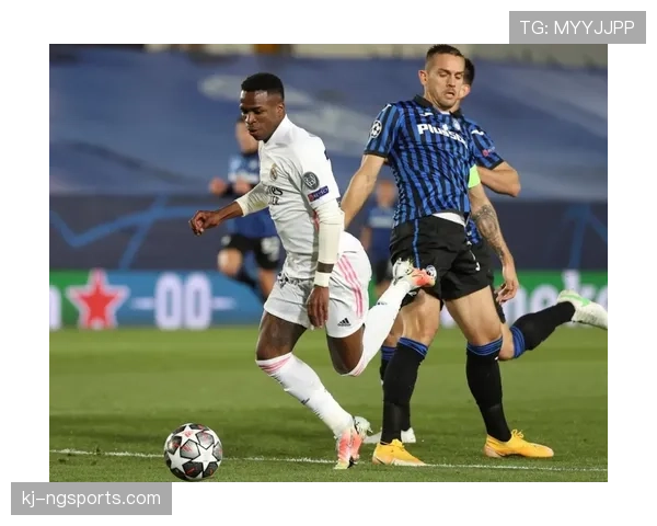 维尼修斯与哈兰德在进攻角色下形成分散射门结构