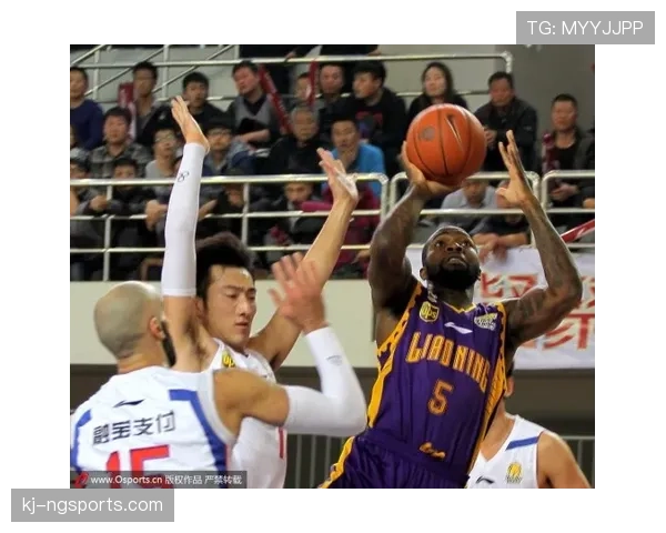 双方同时犯规如何处理：赛场上裁判怎样判罚？