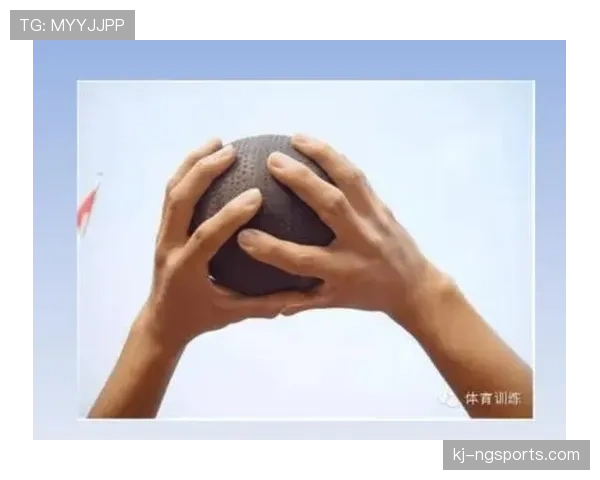 篮球界外球规则解析：如何在比赛中正确执行掷球进场
