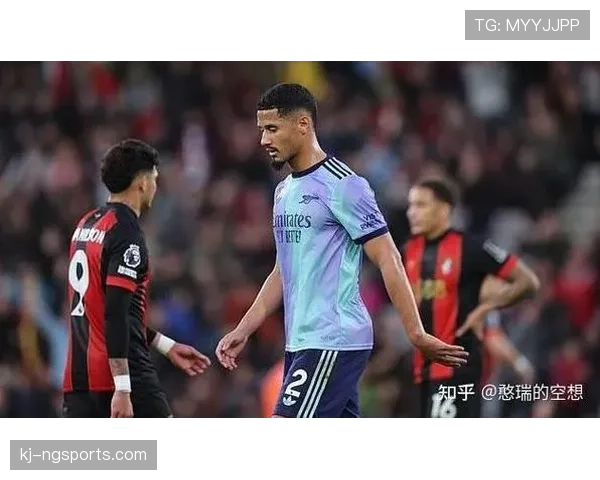 勒诺尔芒连续侧翼传中制造威胁，边路进攻成为球队关键突破口